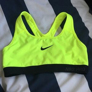 Nike pro sports bra